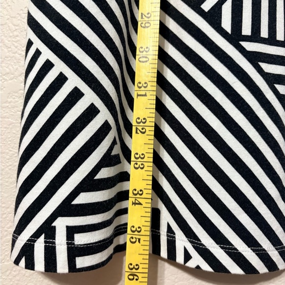 Tommy Bahama Chic Black White Geometric Striped Sleeveless Stretchy Mini Dress - Picture 7 of 12